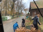 2021-11-20 Backhaus Laubharkaktion mit über 30 Teilnehmern und schwerem Gerät Bilder von Michael Hirata 044